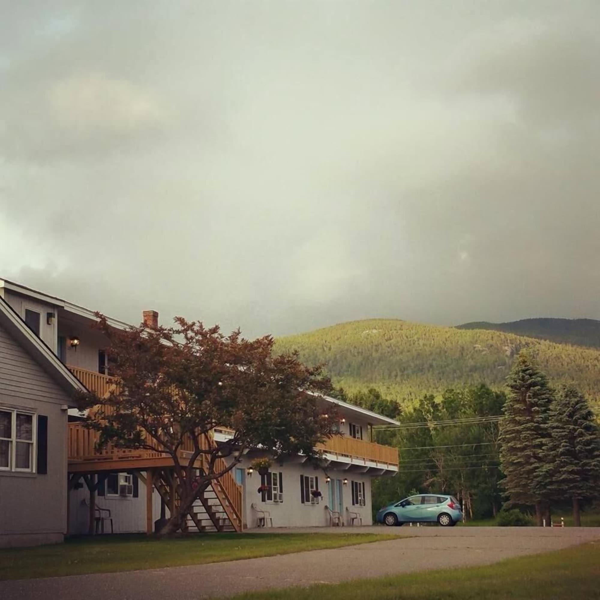Vista Exterior Spillover Motel and Inn