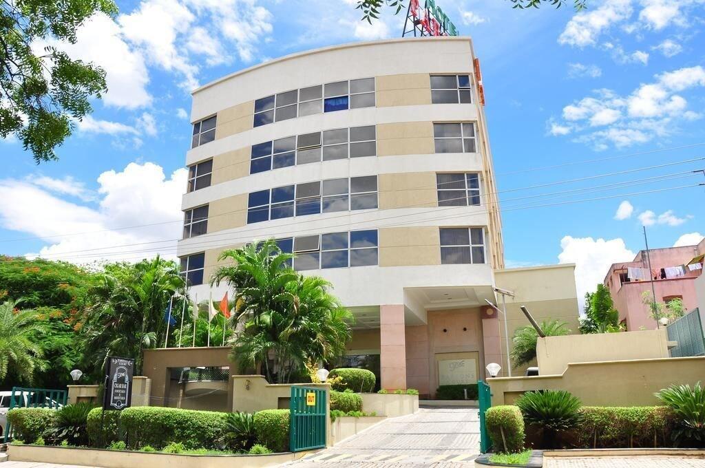Vista Exterior Parsons Court