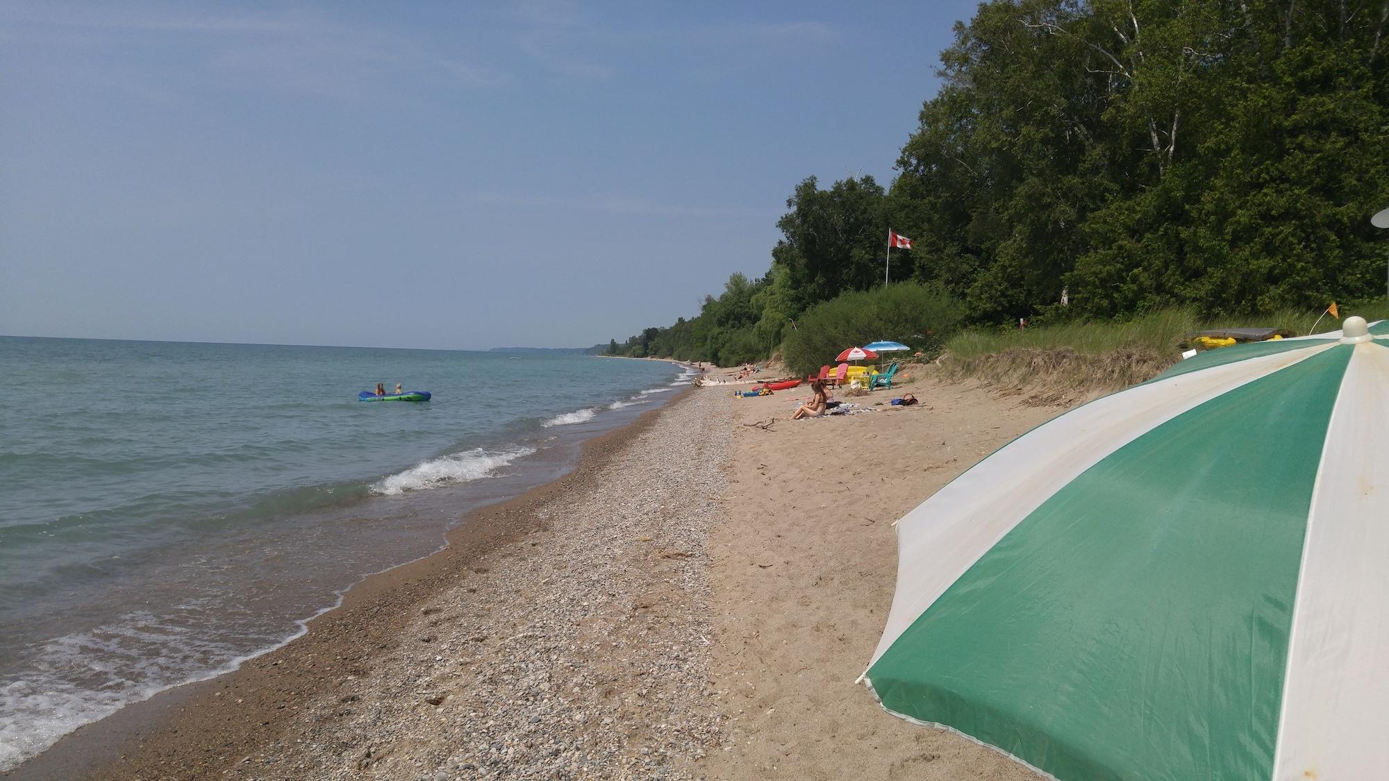 Playa Port Albert Inn