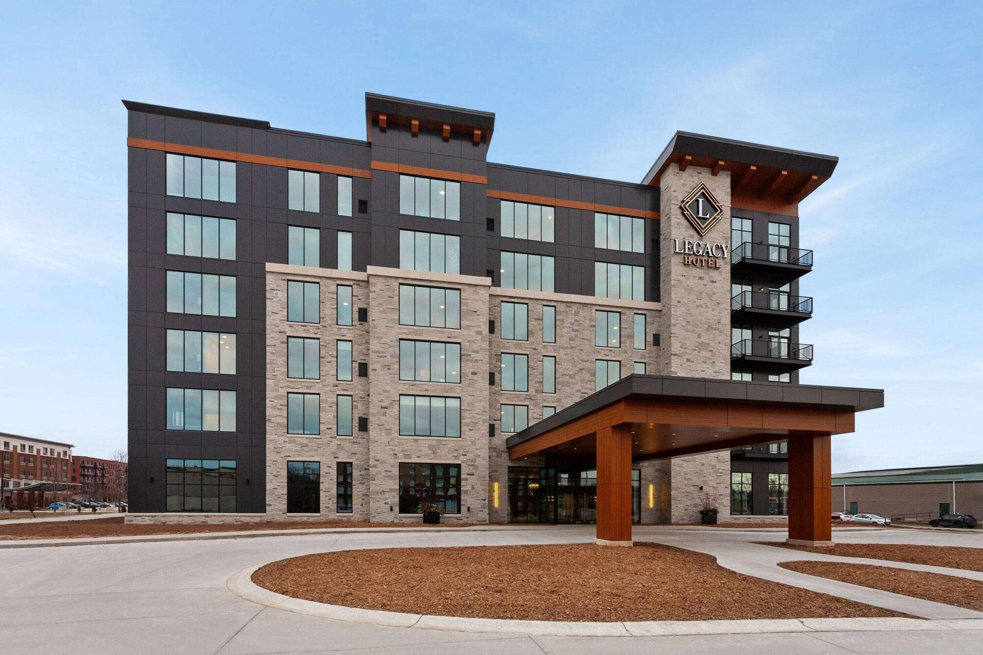 Vista Exterior Legacy Hotel Trademark Collection By Wyndham