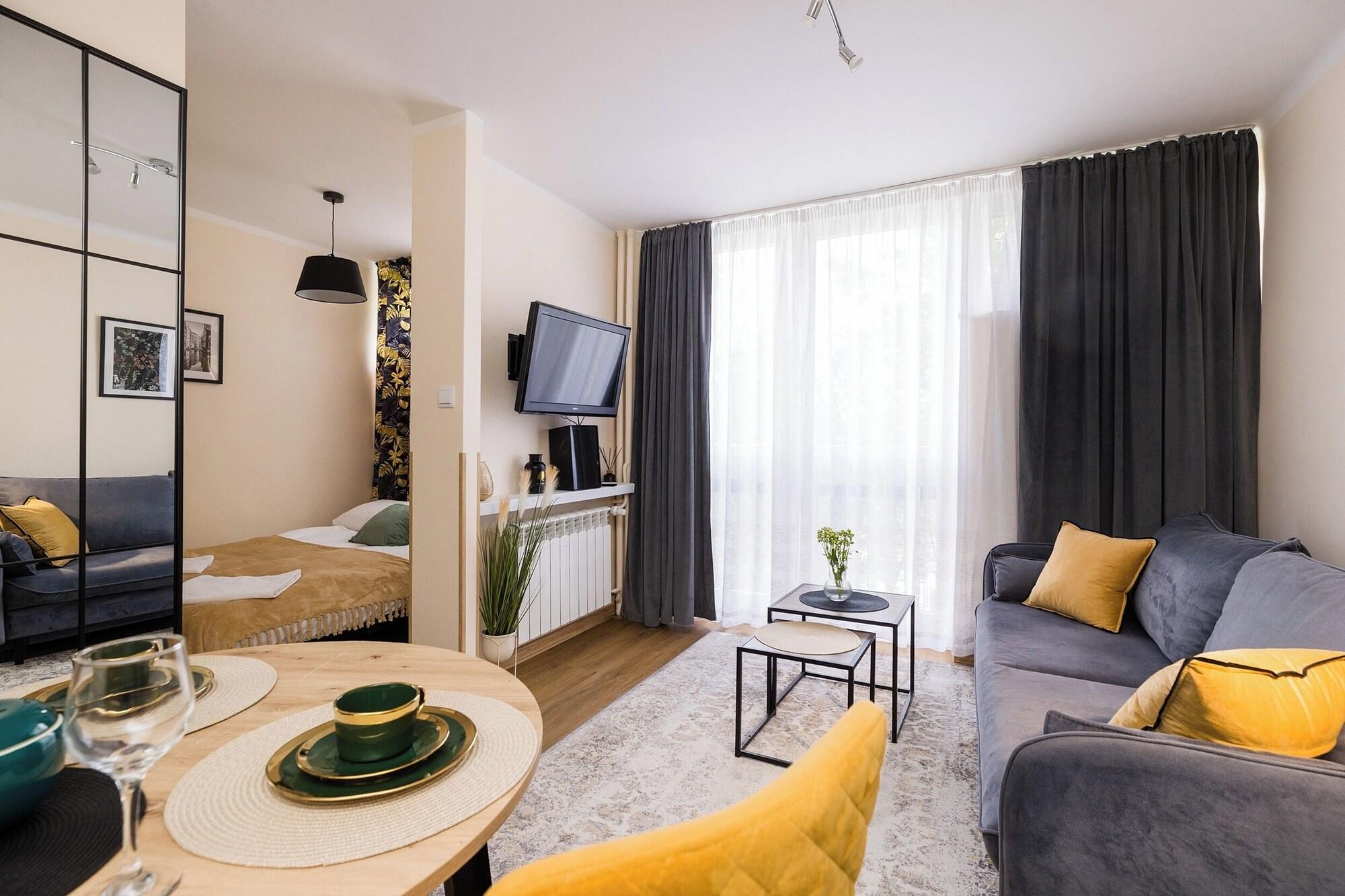 Varios ShortStayPoland Chłodna B168