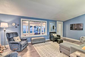 Alquiler Vacacional - East Tawas Cabin w/ Lake Huron Access & Views