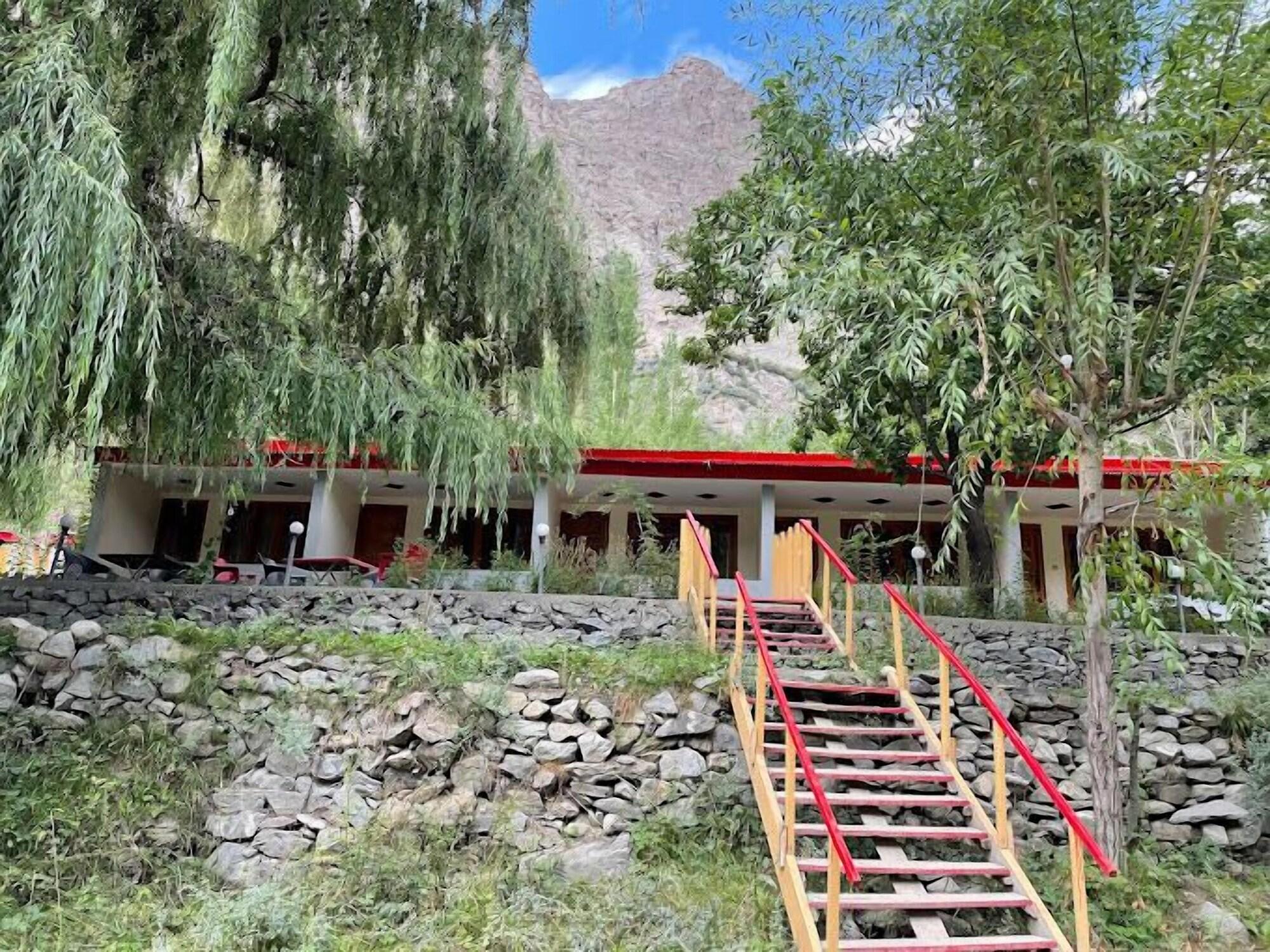 Vista Exterior SHAHI Resort kachura