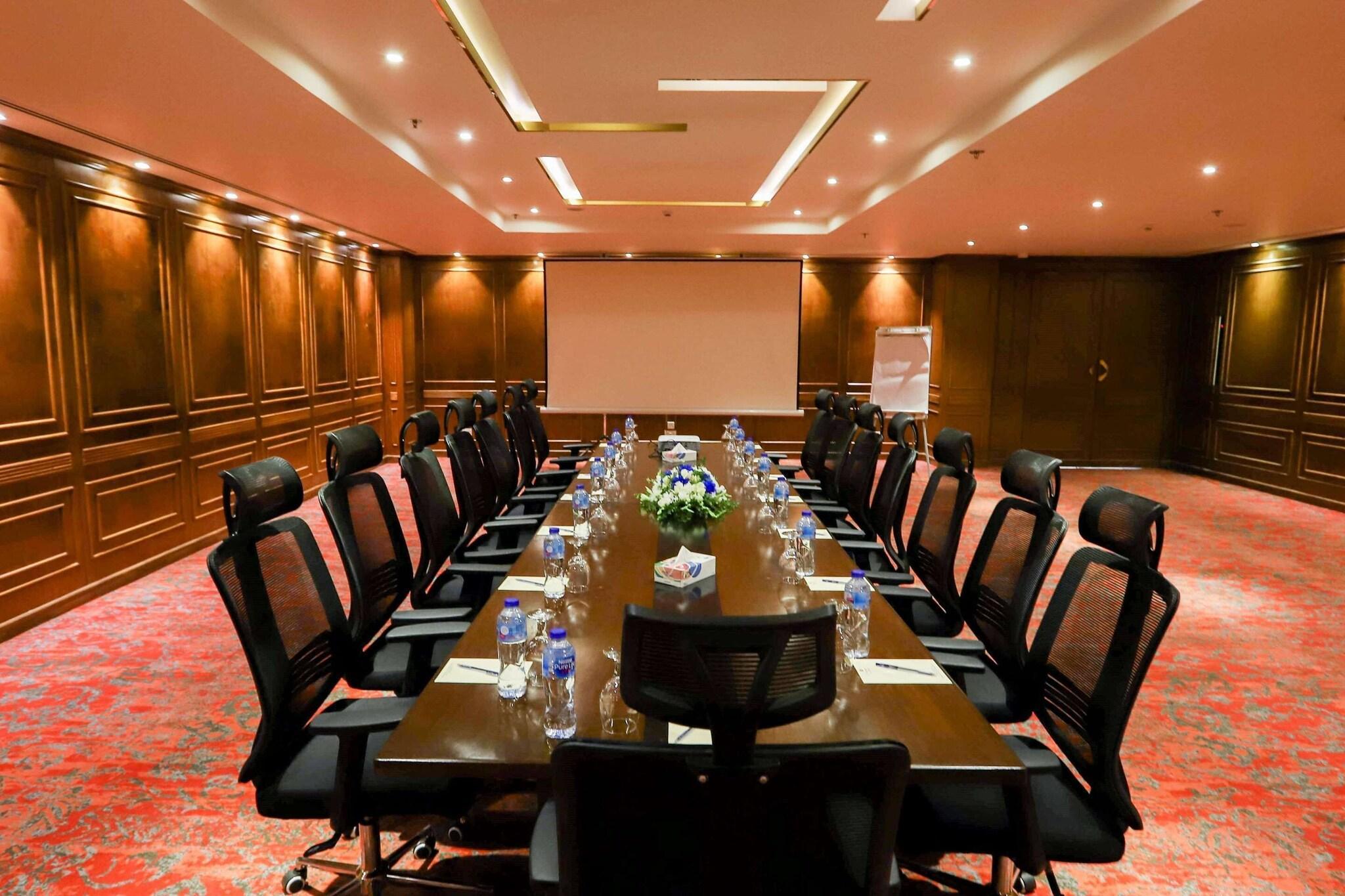 Centro de Negocios Best Western Islamabad Hotel