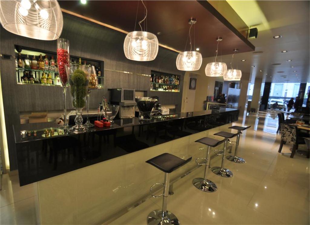 Bar/lounge Hotel Bicentenario Suites & Spa