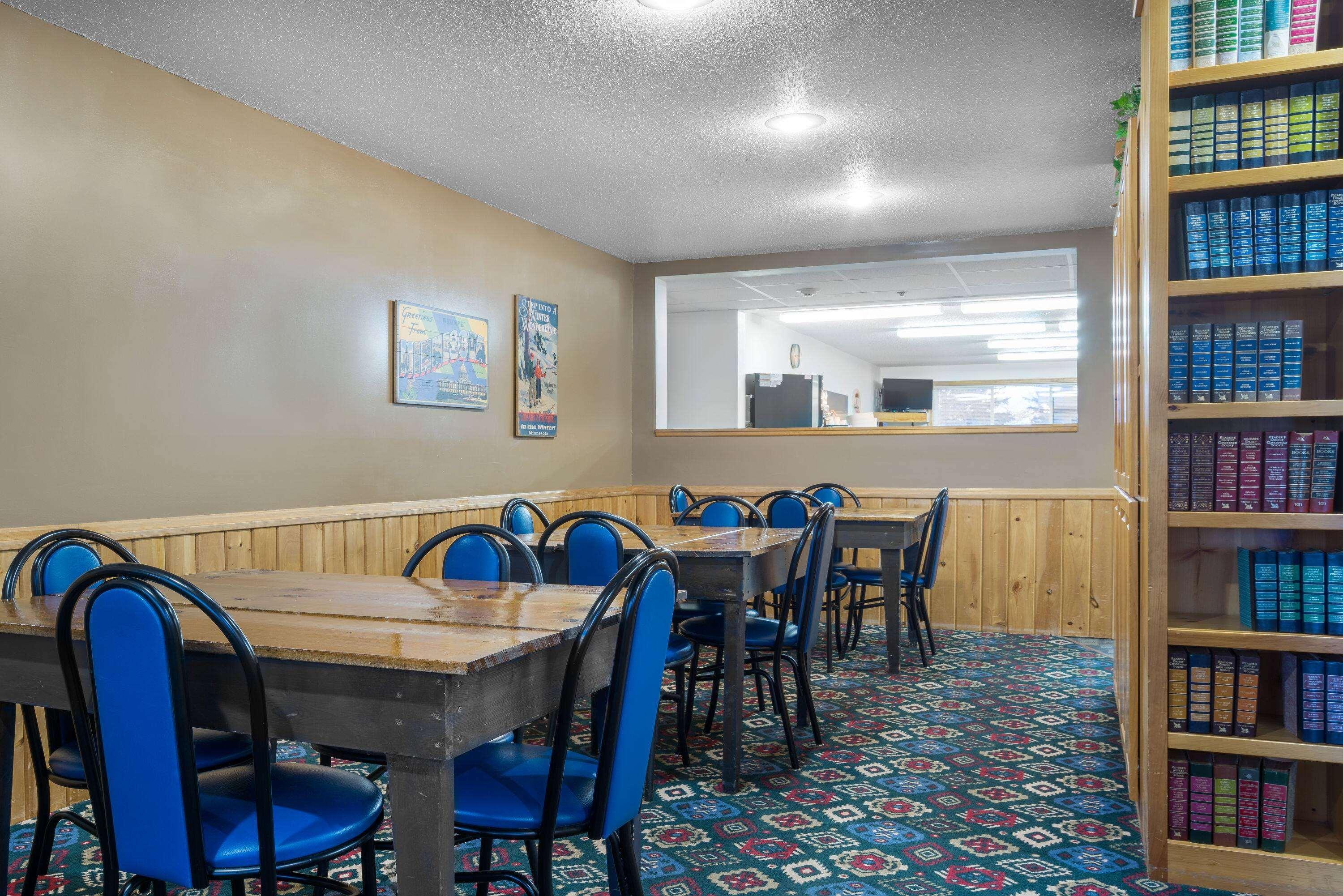 Vista Lobby Super 8 By Wyndham Park Rapids
