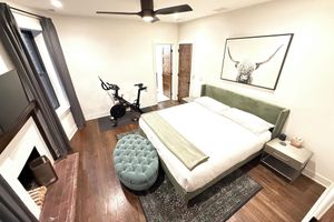 Alquiler Vacacional - Lux New Hyde Park 3BR Apt by Univ Chicago & Obama Library - King Beds, Peloton