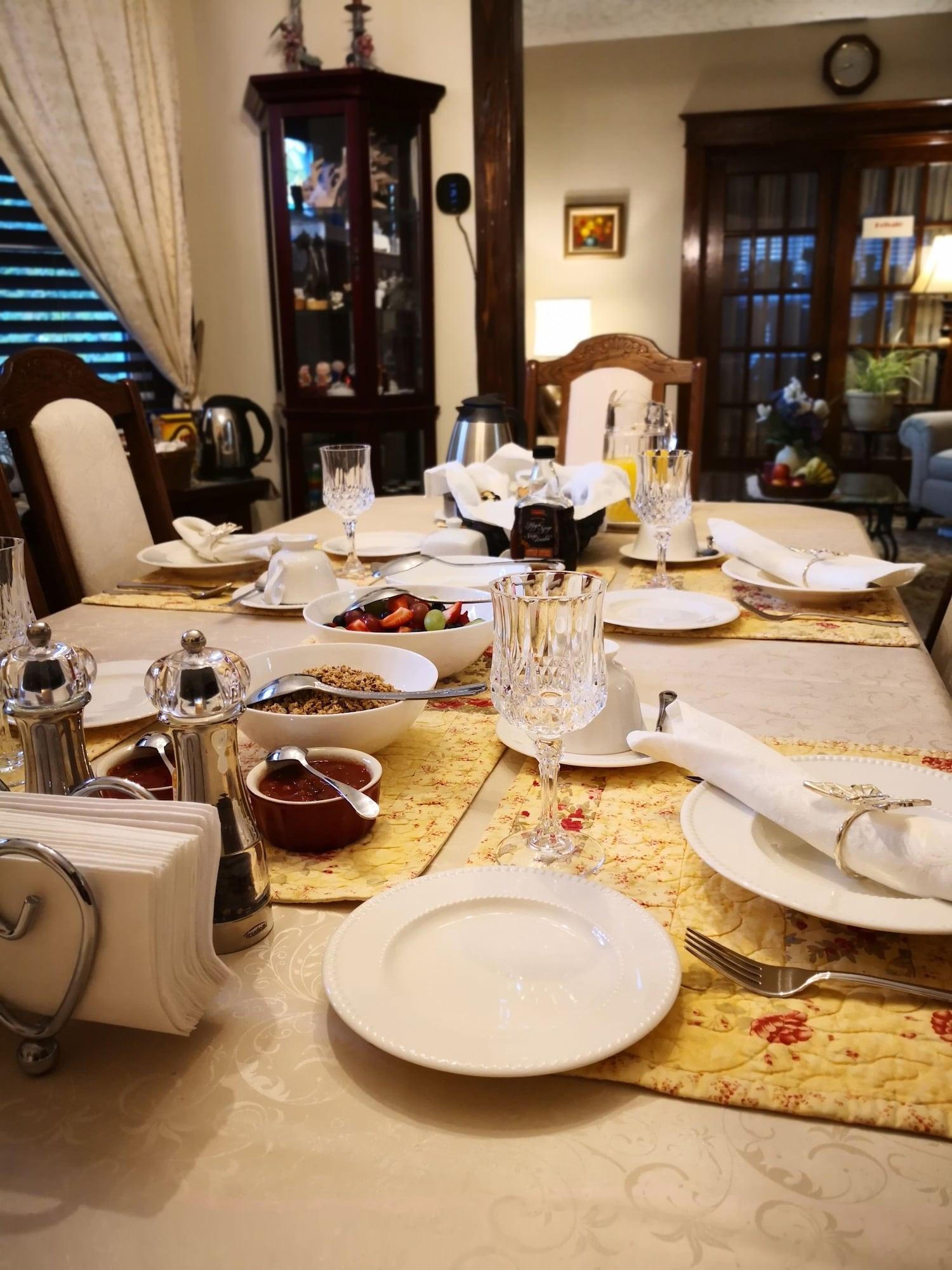 Restaurant Ambiance by the Falls B&B