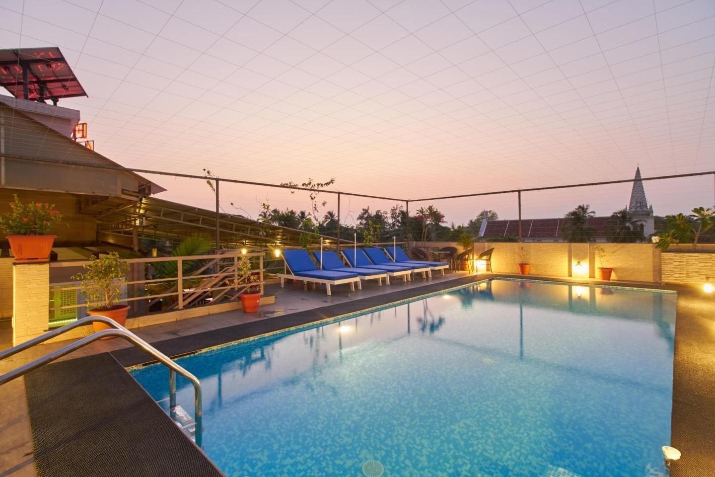 Varios Fort Abode