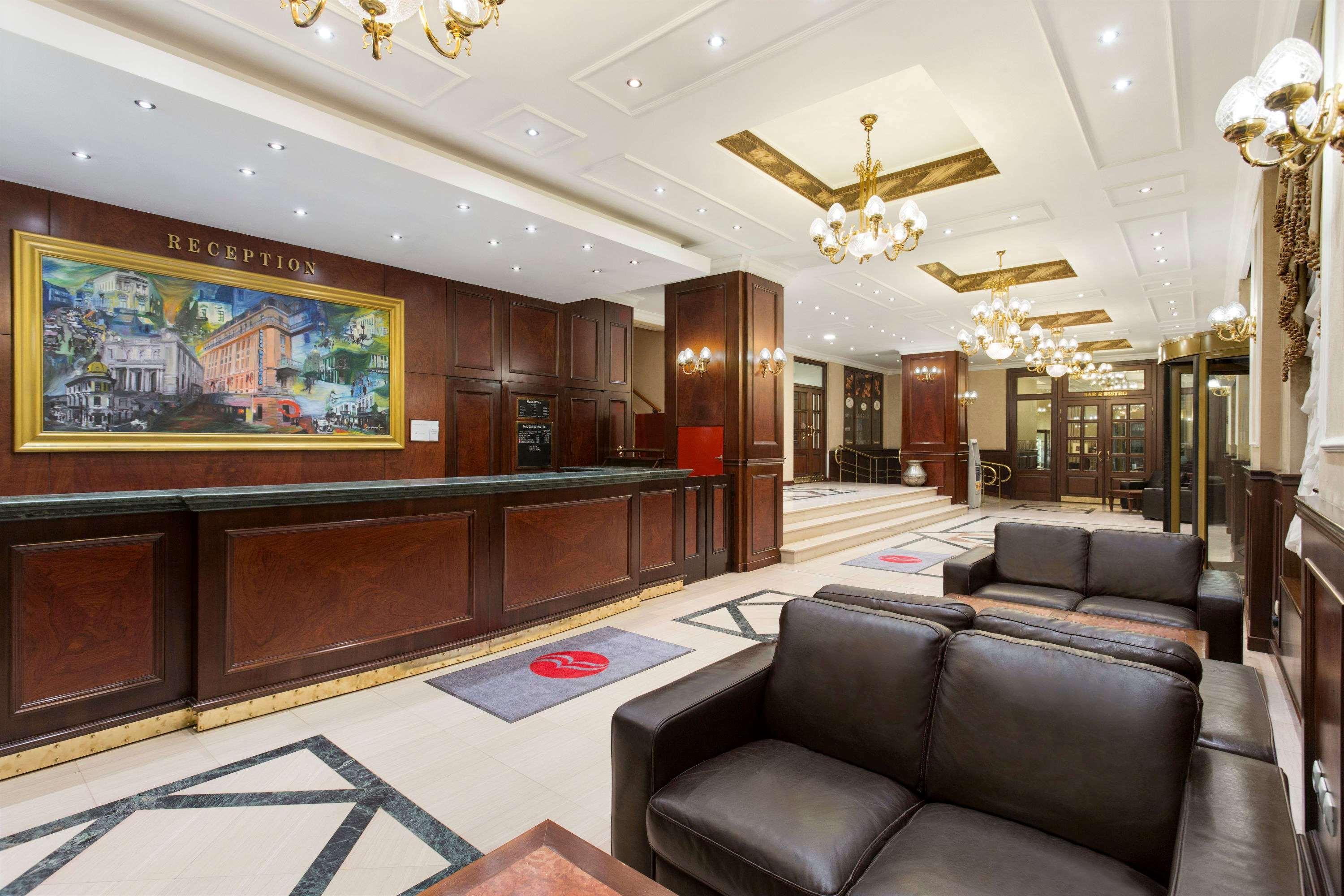 Vista Lobby Ramada Bucharest Majestic Hotel