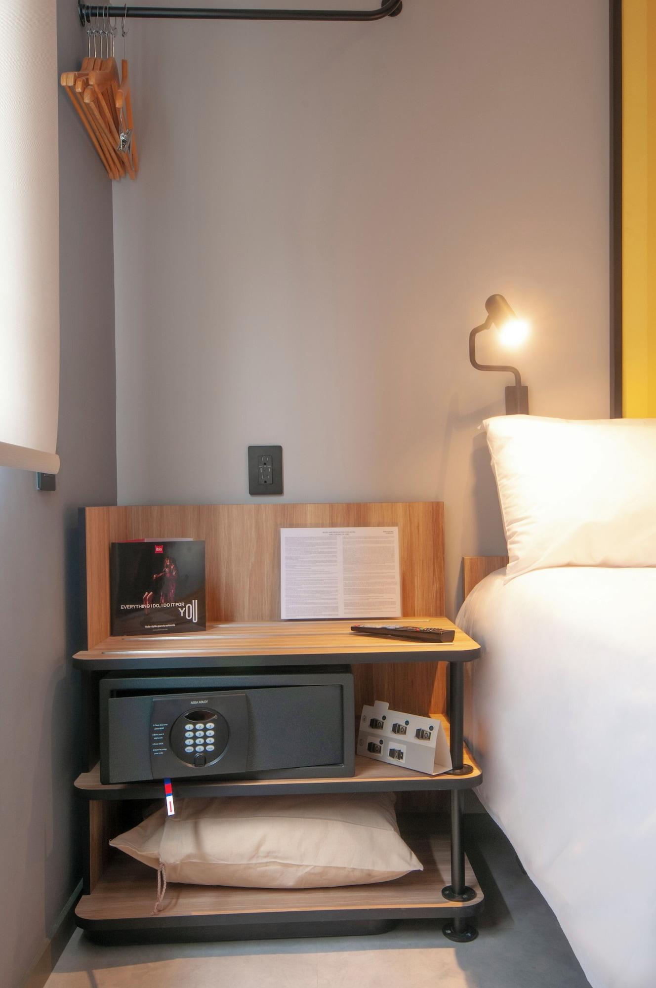 Set de Habitación ibis Monterrey Aeropuerto