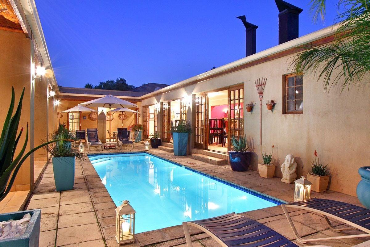 Varios Apple Tree Guest House