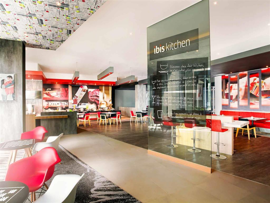 Bar/Salón ibis Makassar City Center