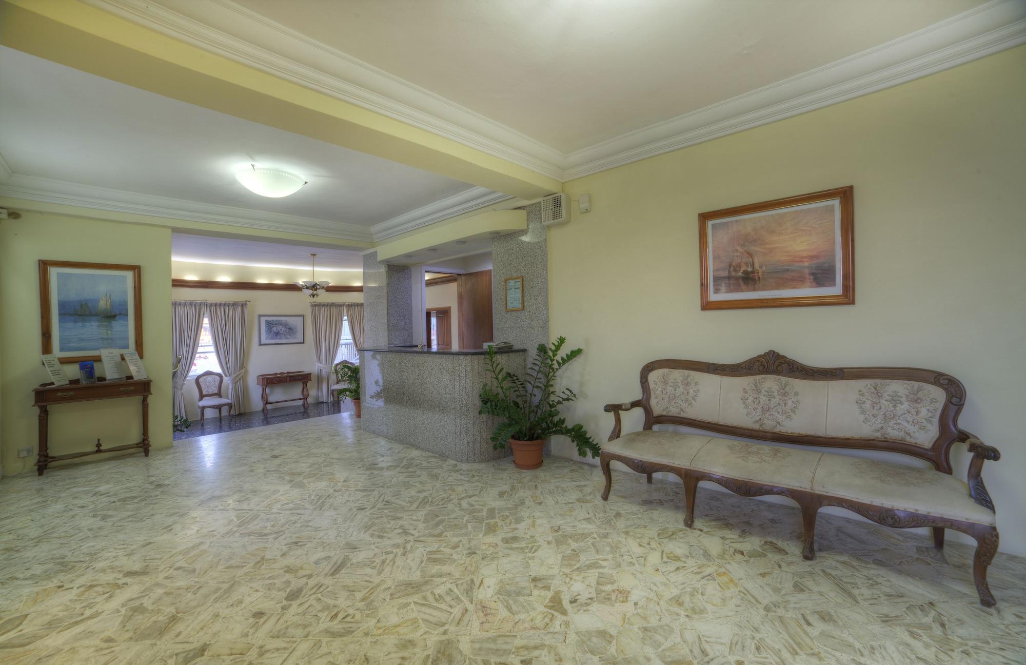 Vista Lobby Ambassador Hotel