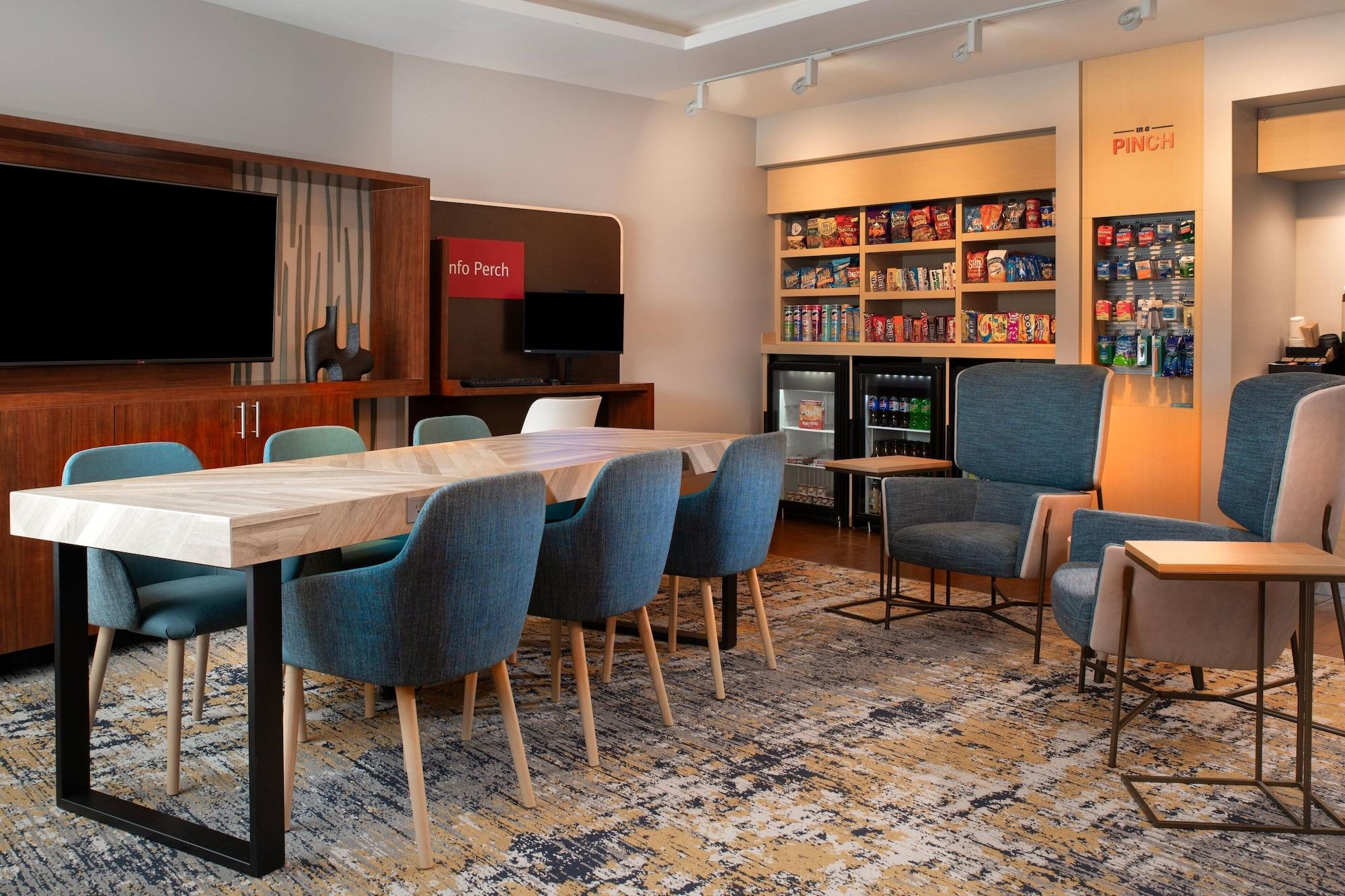 Vista Lobby TownePlace Suites by Marriott Wareham Buzzards Bay