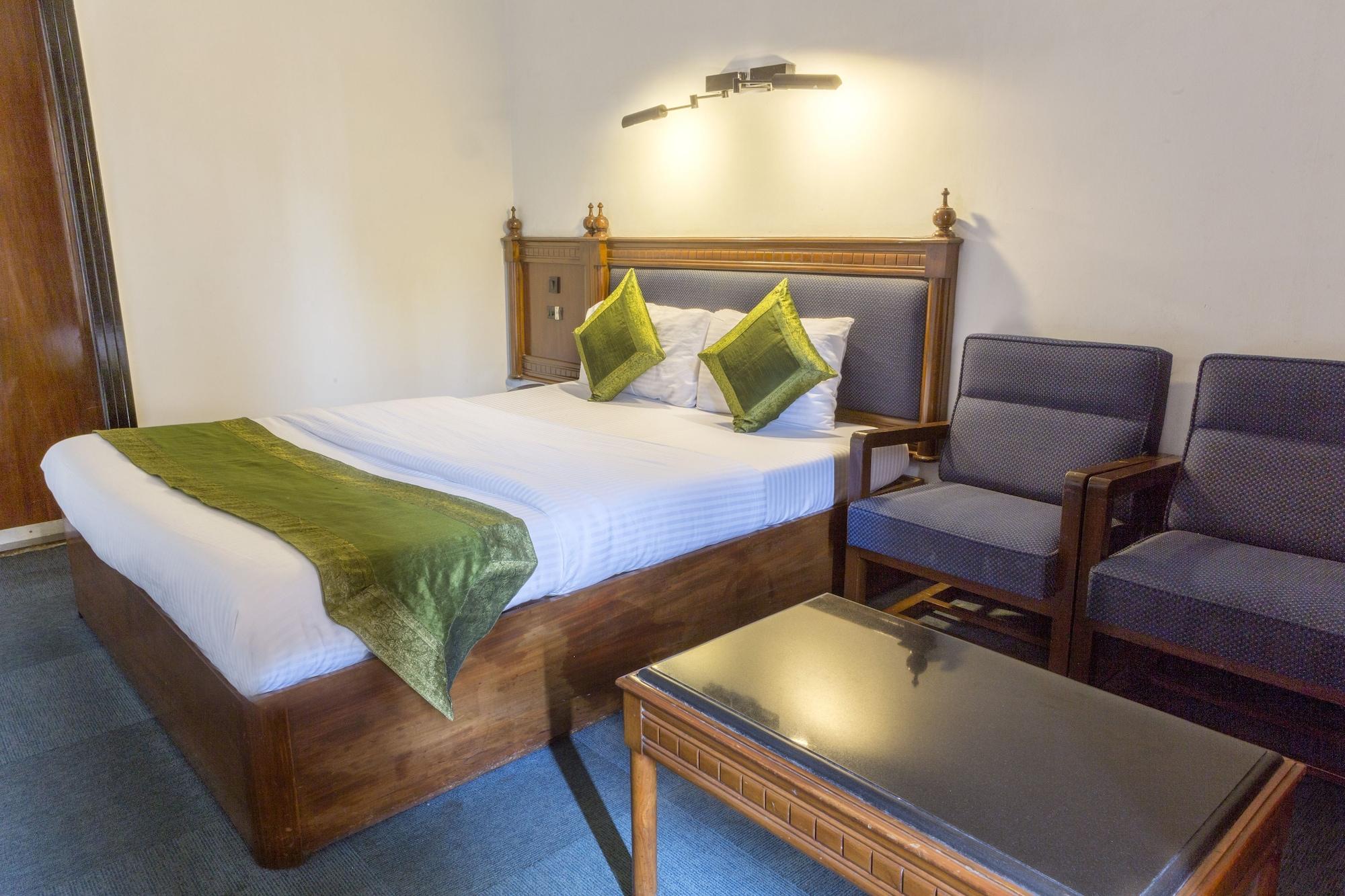 Varios Treebo Trend Sea Side