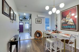 Renta temporal - 1 Mi to US Capitol! Unique DC Row Gem Near H St