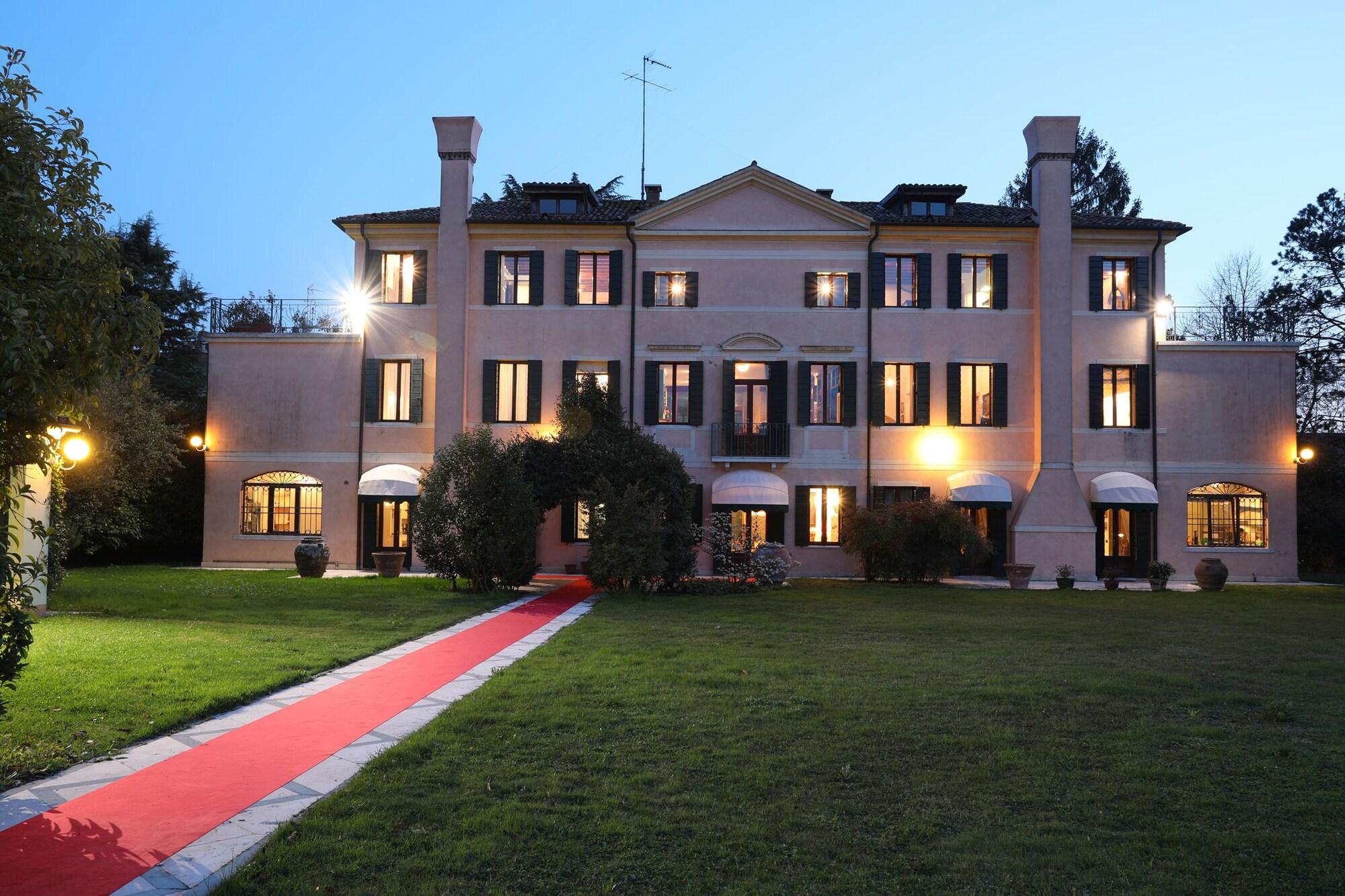Vista Exterior Villa La Fenice Treviso