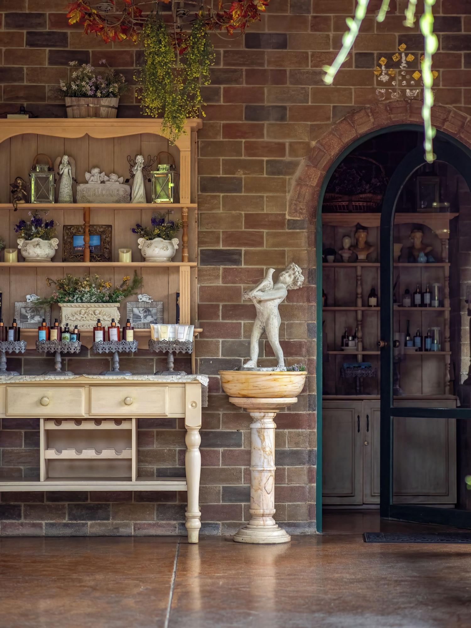 Vista Lobby La Toscana Resort