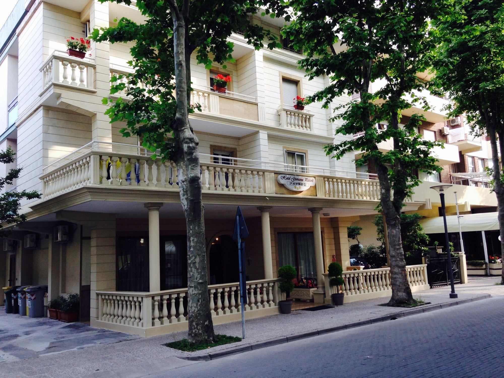 Vista Exterior Hotel Pascoli