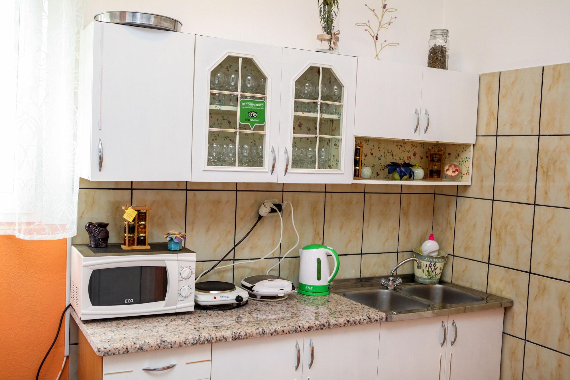 Bar/Salón Family guesthouse in forest Ana & Stjepan Nikolic