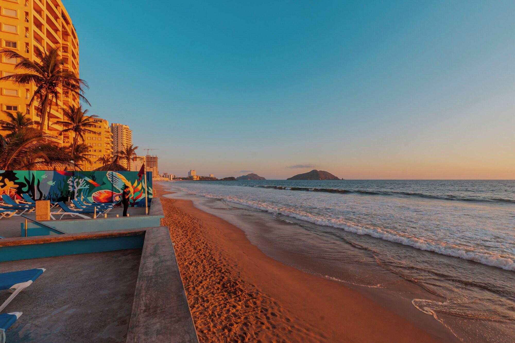 Playa Garner Hotel Mazatlan Beach by IHG