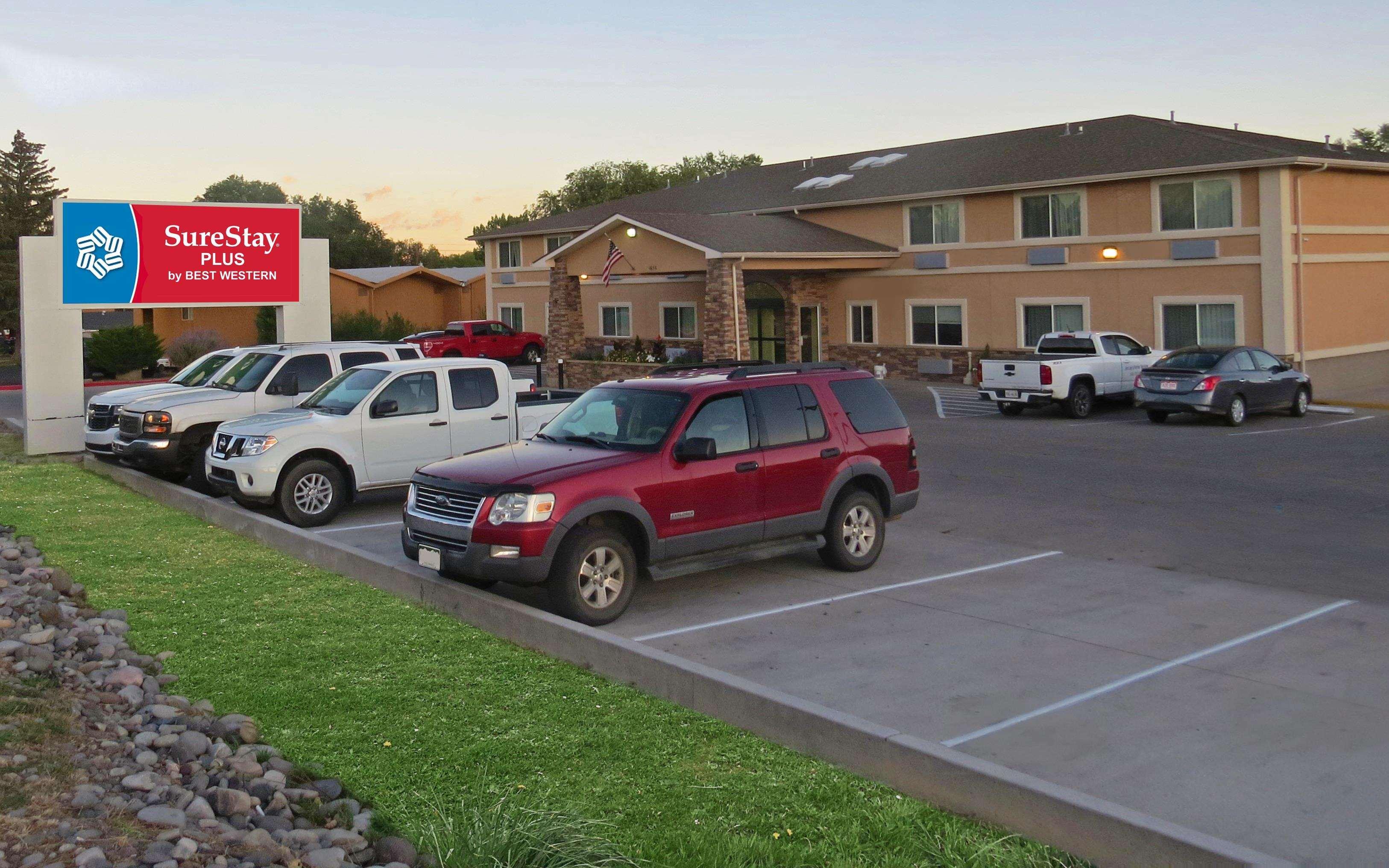 Vista Exterior SureStay Plus by Best Western Montrose