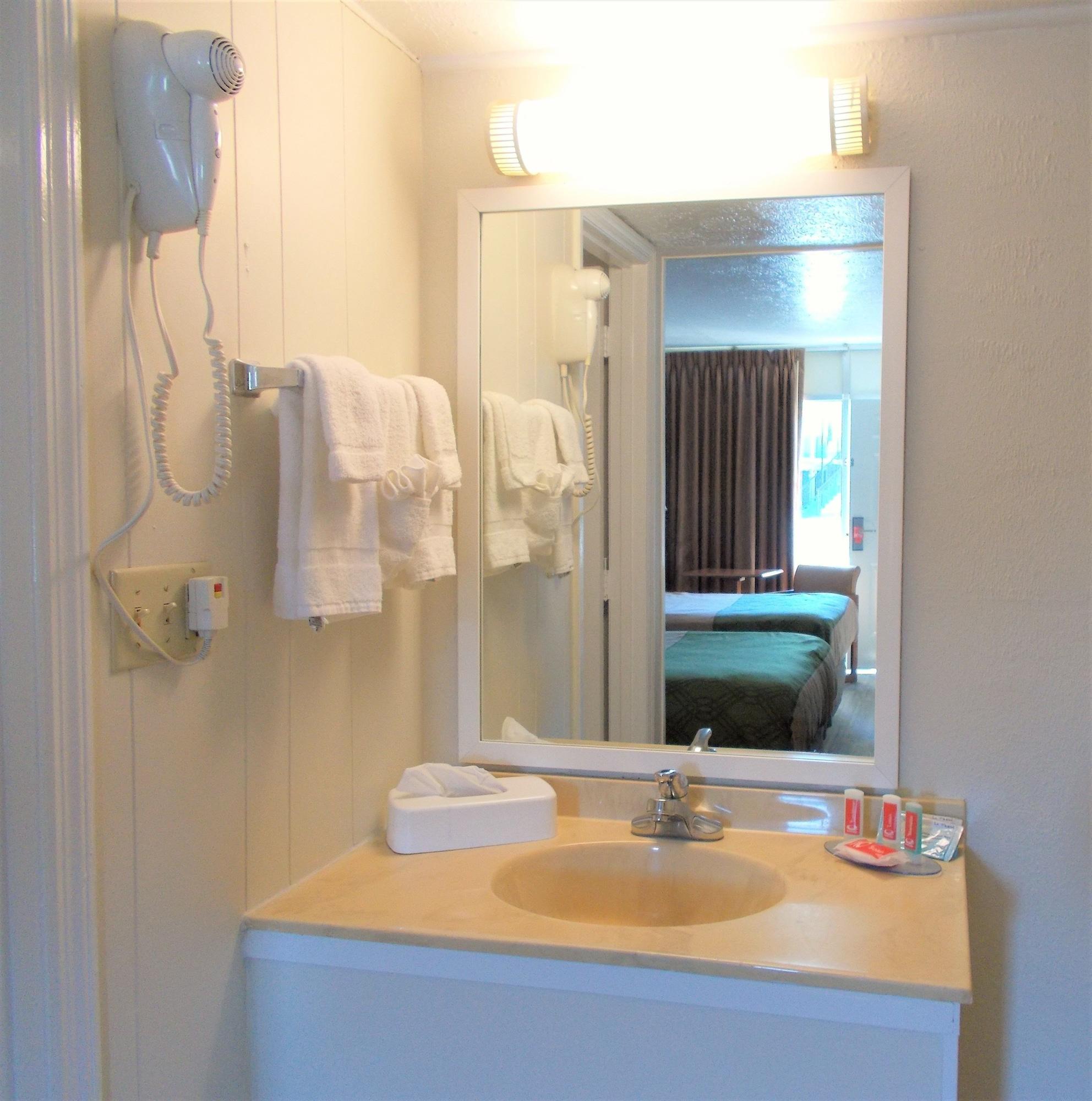 Equipamiento de Habitación Econo Lodge Conway Central