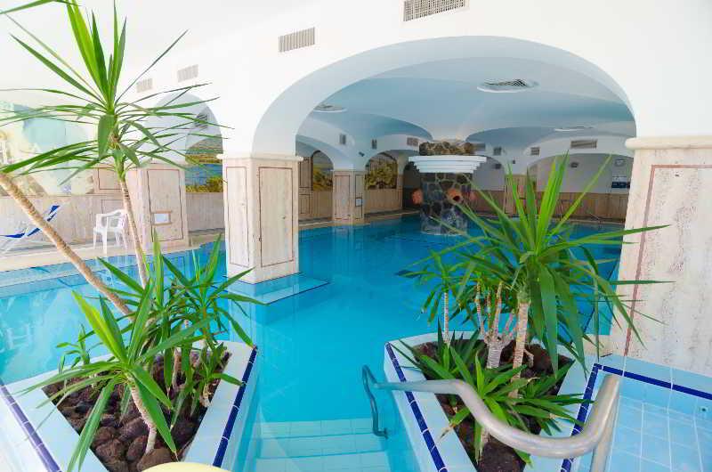 Vista Piscina Felix Terme