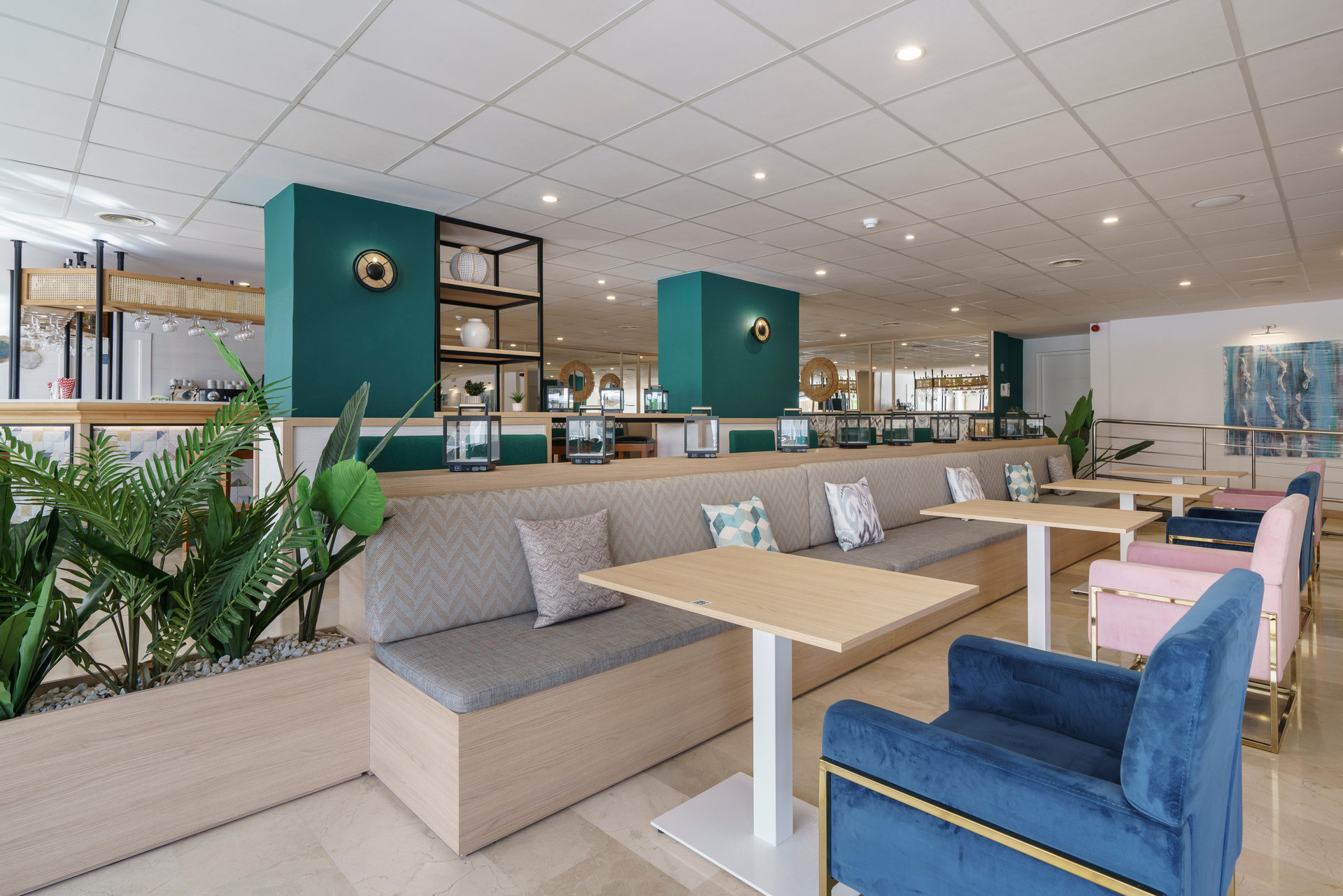 Bar/Salón Hotel Costa Málaga (Adults Recommended) by Pierre & Vacances