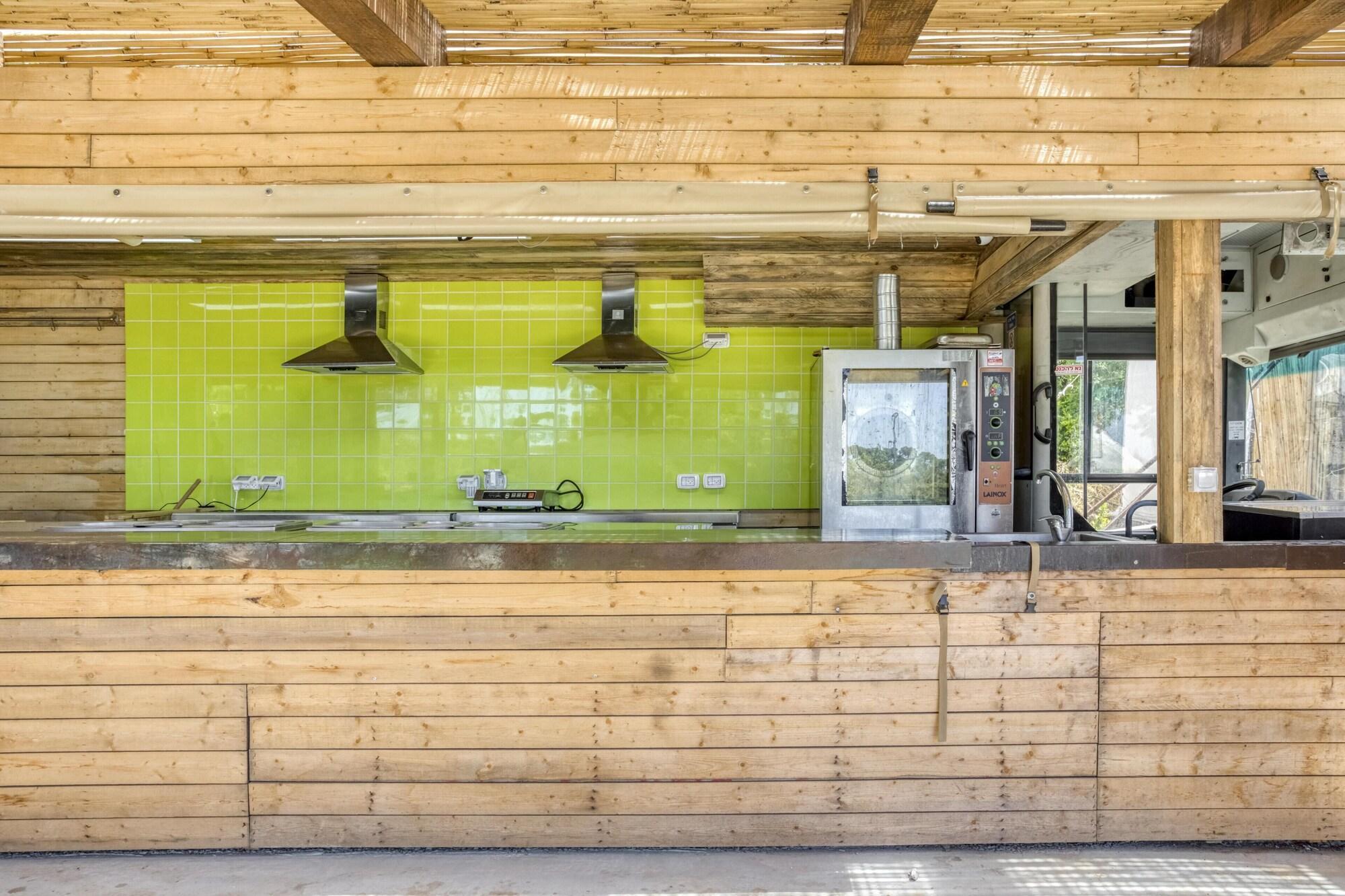 Bar/Salón Mantur Beit Oren