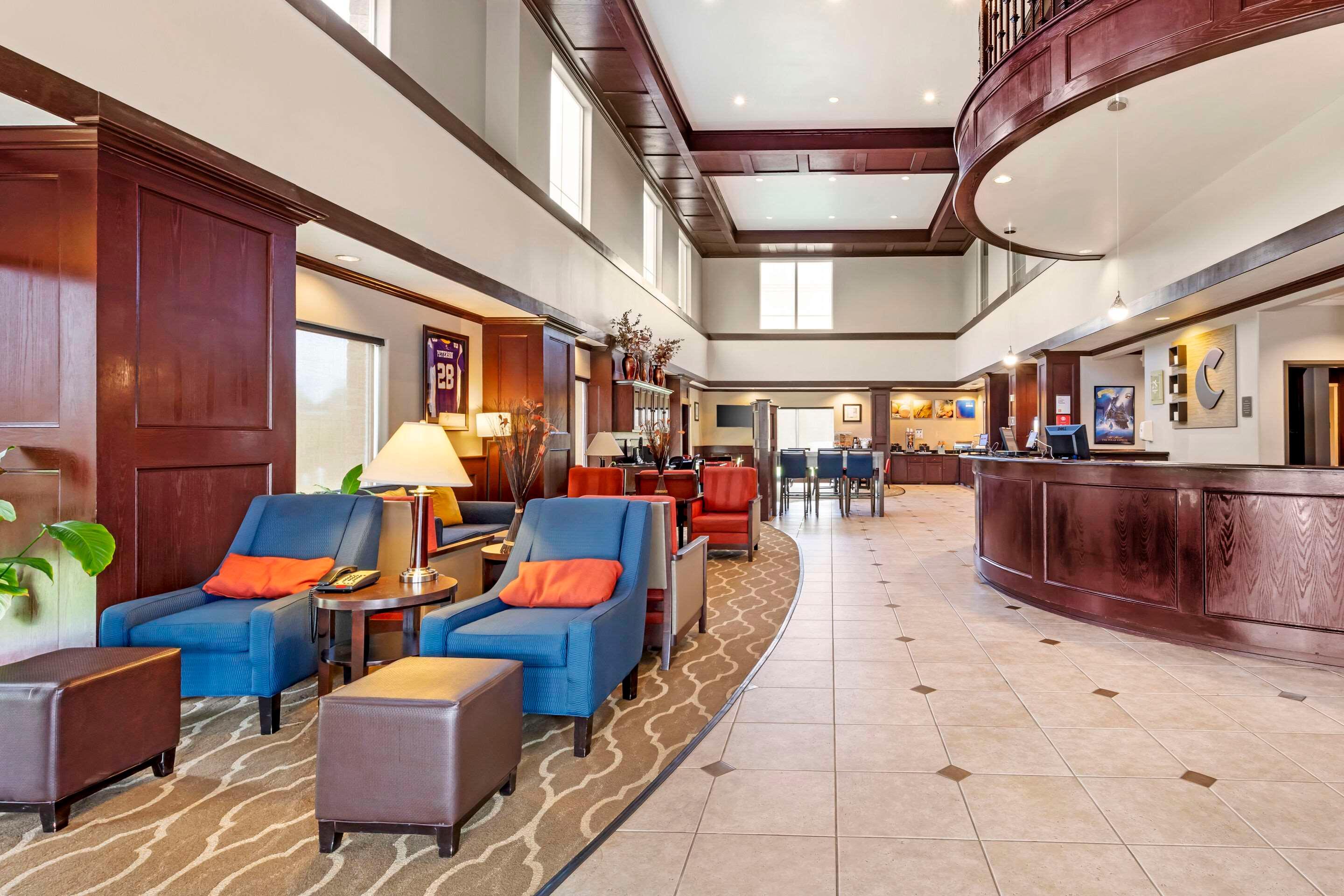 Vista Lobby Comfort Suites
