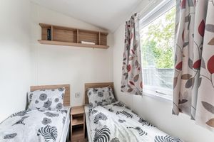 Alquiler Vacacional - Relaxing Holiday Chalet by the Water in Grou