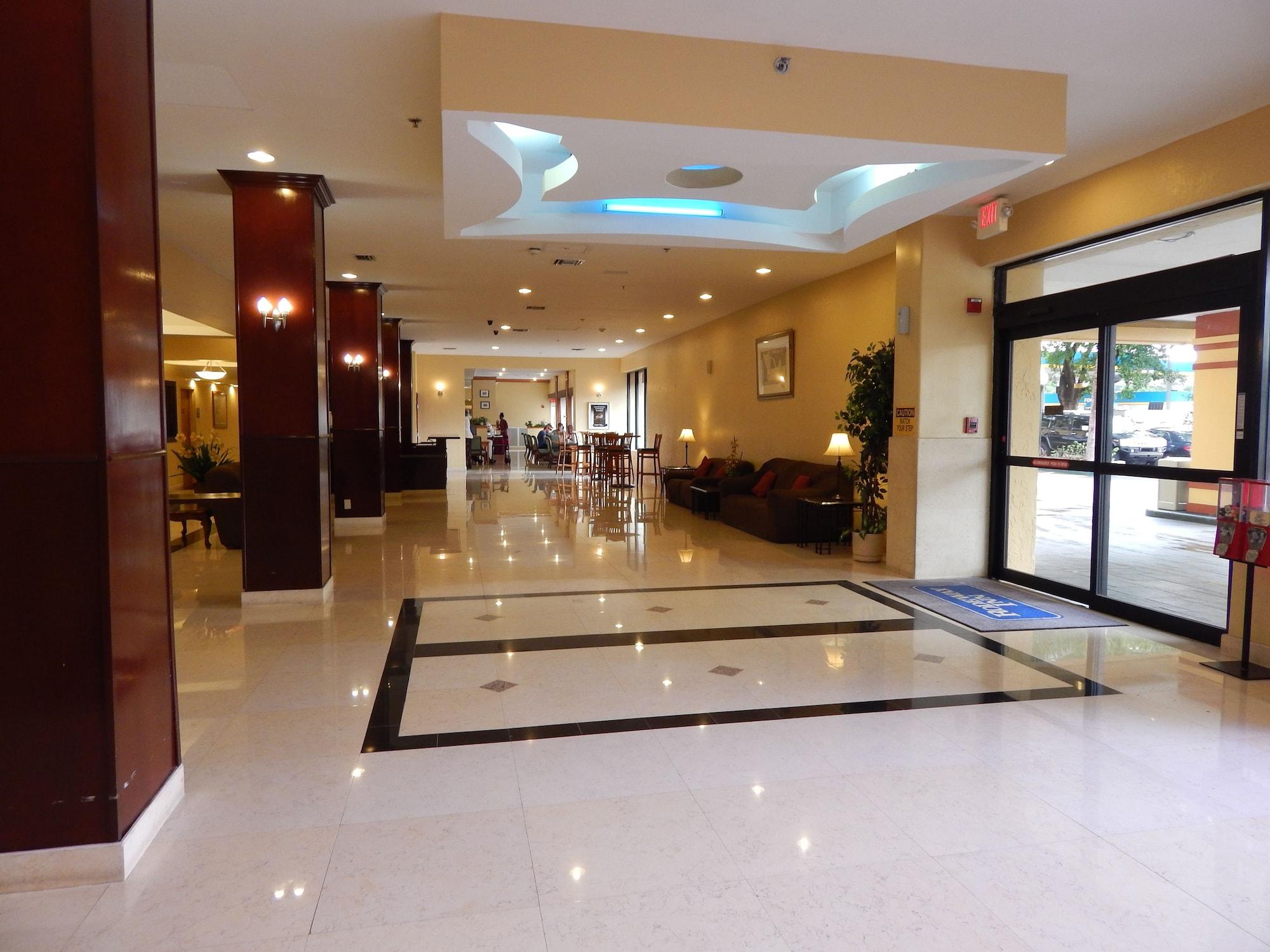 Vista Lobby North Miami Beach Gardens Inn & Suites