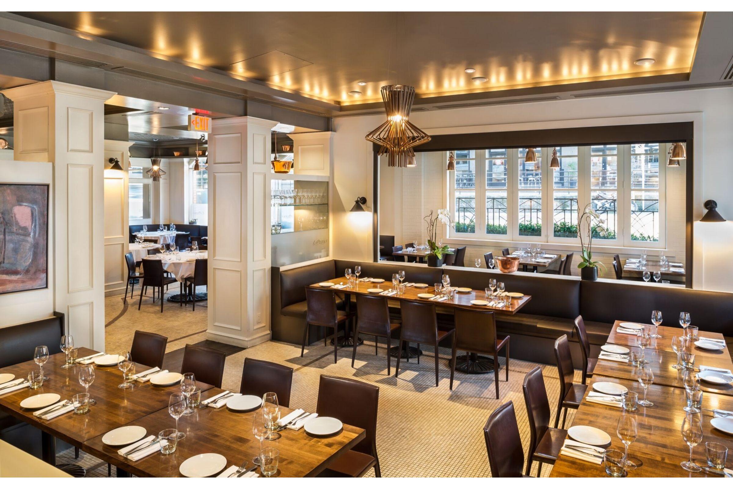 Restaurant OPUS Hotel Vancouver