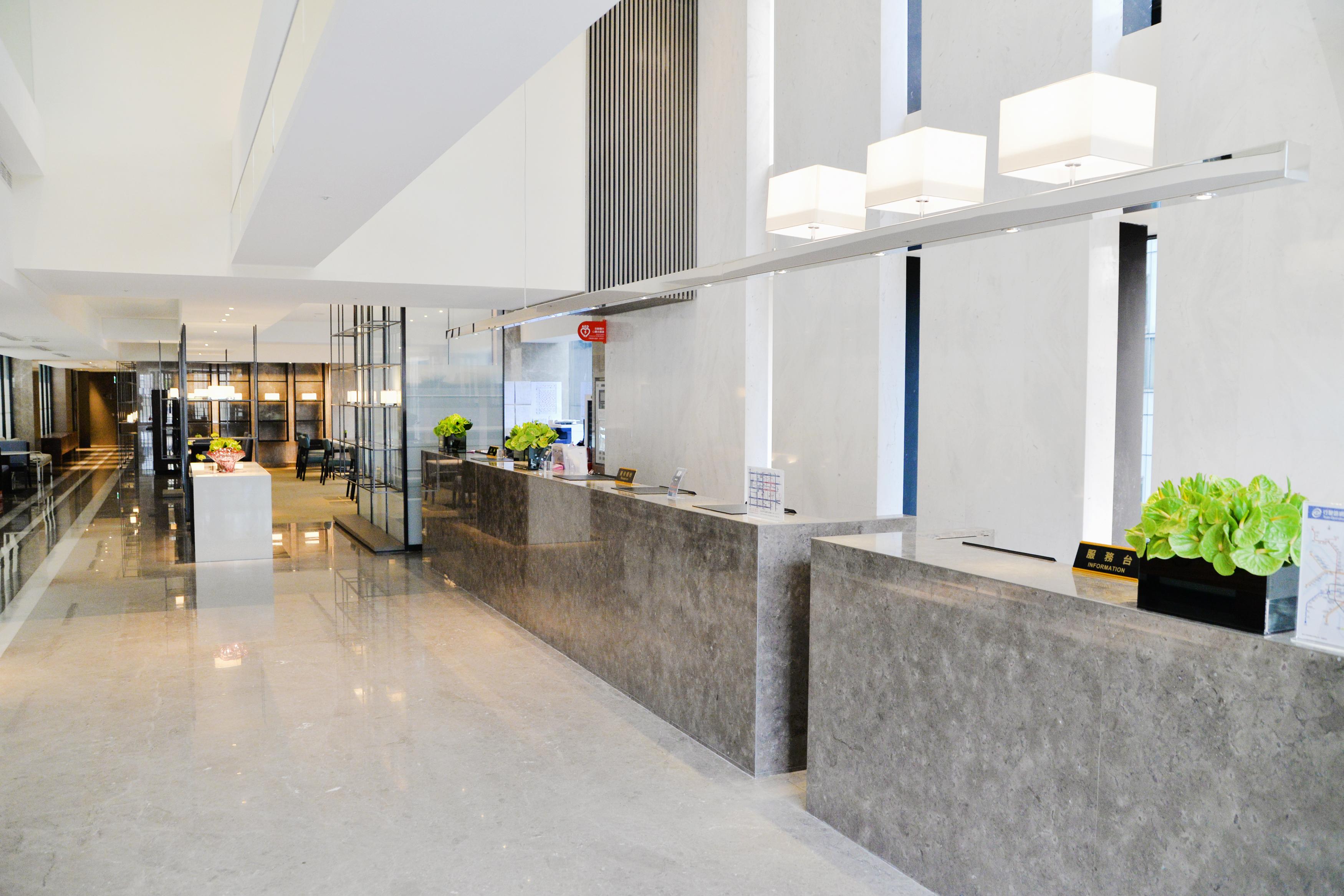 Vista Lobby Hotel Midtown Richardson