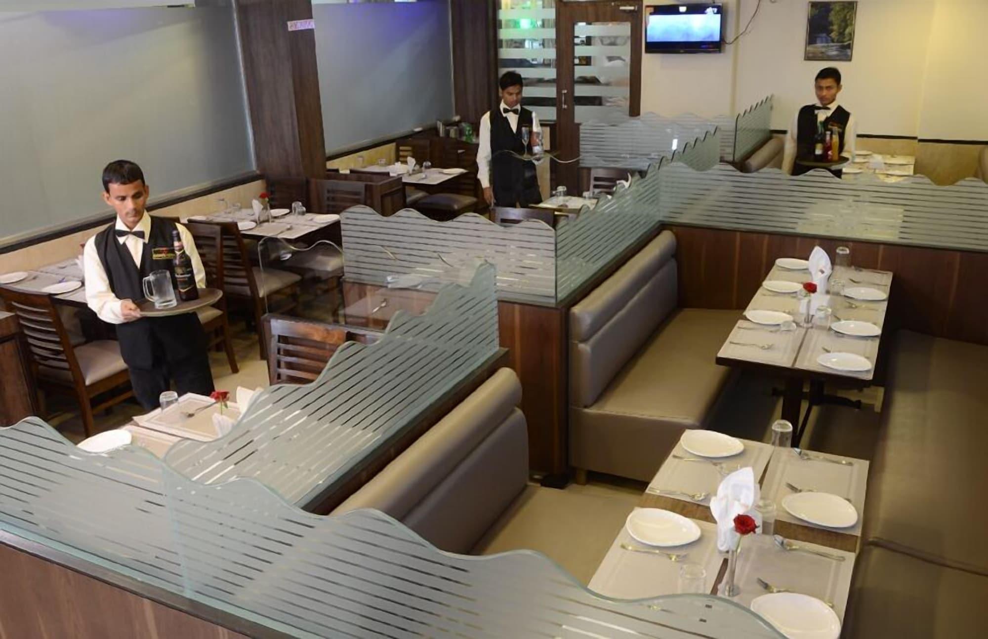 Restaurant Hotel Galaxy's Vaibhav