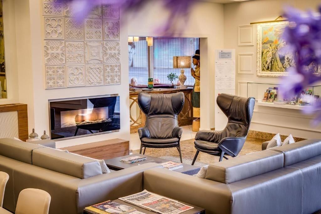 Vista Lobby Hotel Pirineo Figueres by Pierre and Vacances