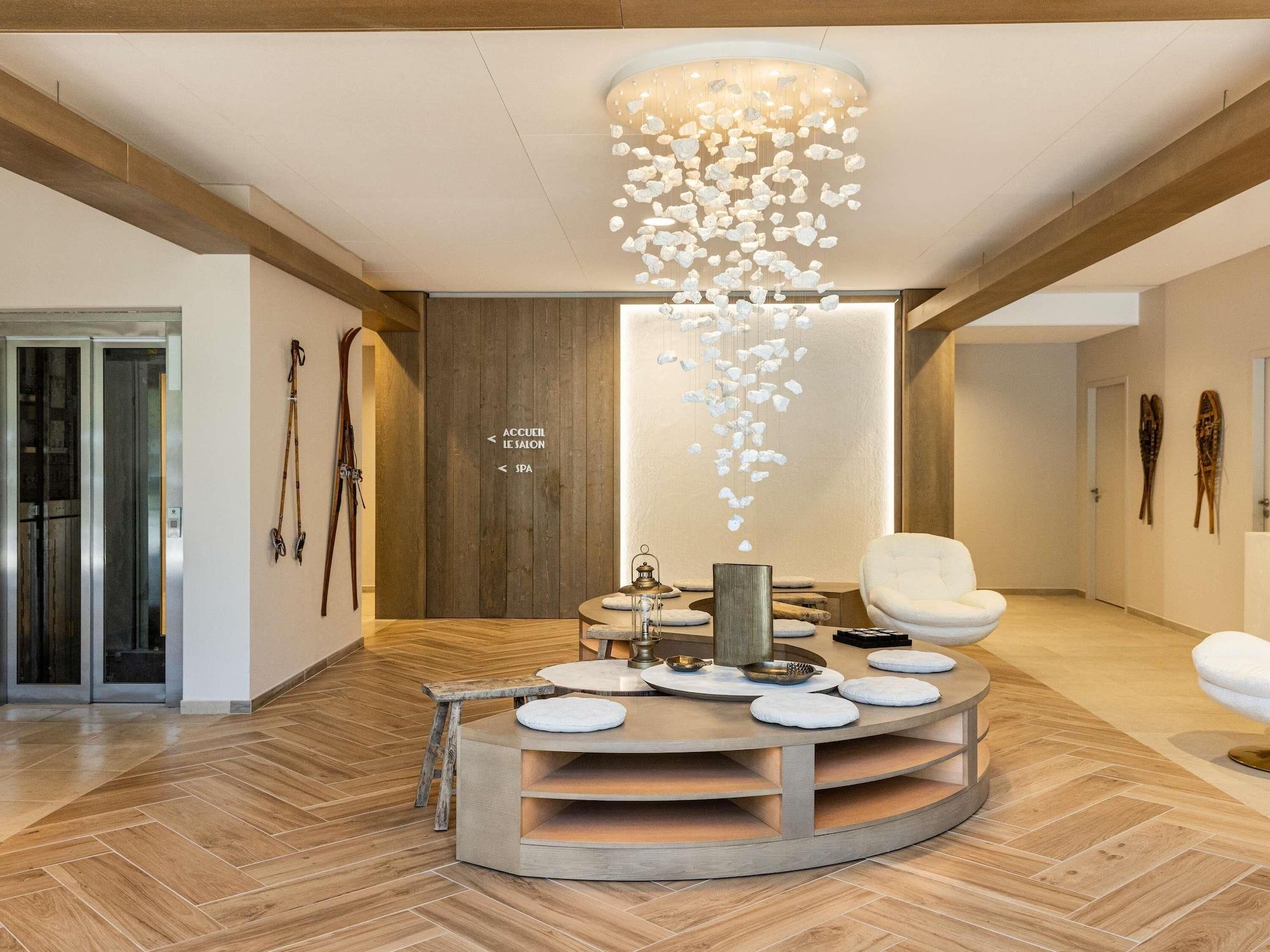 Vista Exterior Mercure Ax Les Thermes