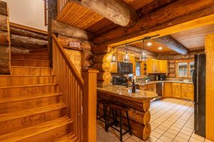 Alquiler Vacacional - Log Cabin with Private Indoor Heated Pool-Hot Tub-firepit-Game Room-100 acres
