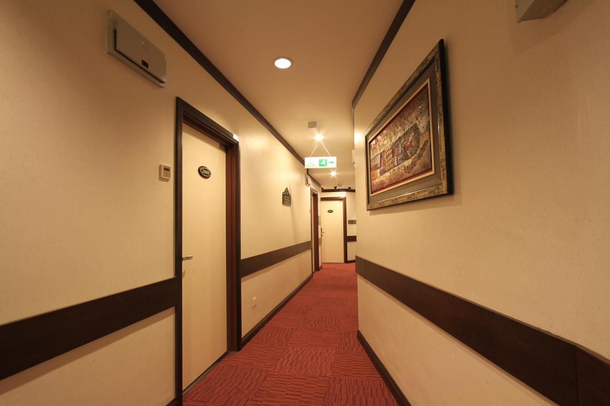 Comodidades del Alojamiento Ming Paragon Hotel