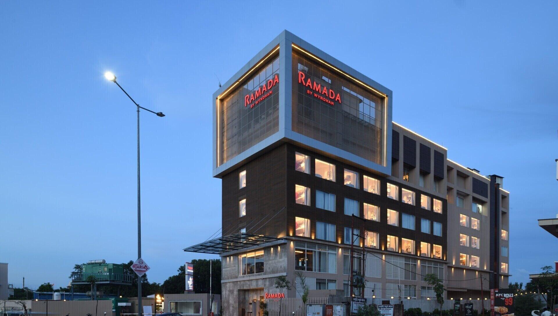 Vista Exterior Ramada by Wyndham Gorakhpur Gorakhnath Mandir Road