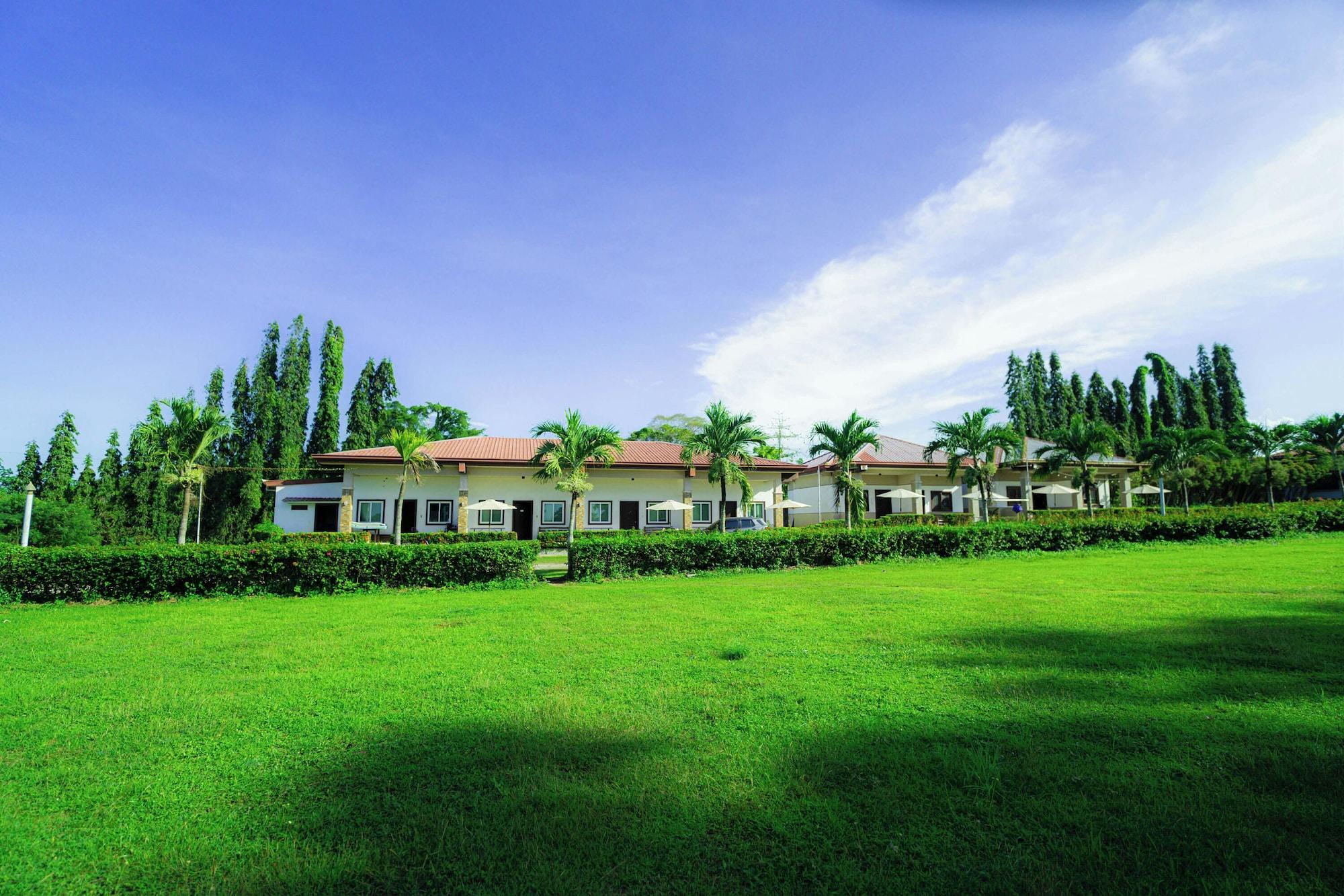 Vista Lobby Brevant Pool Club And Resort