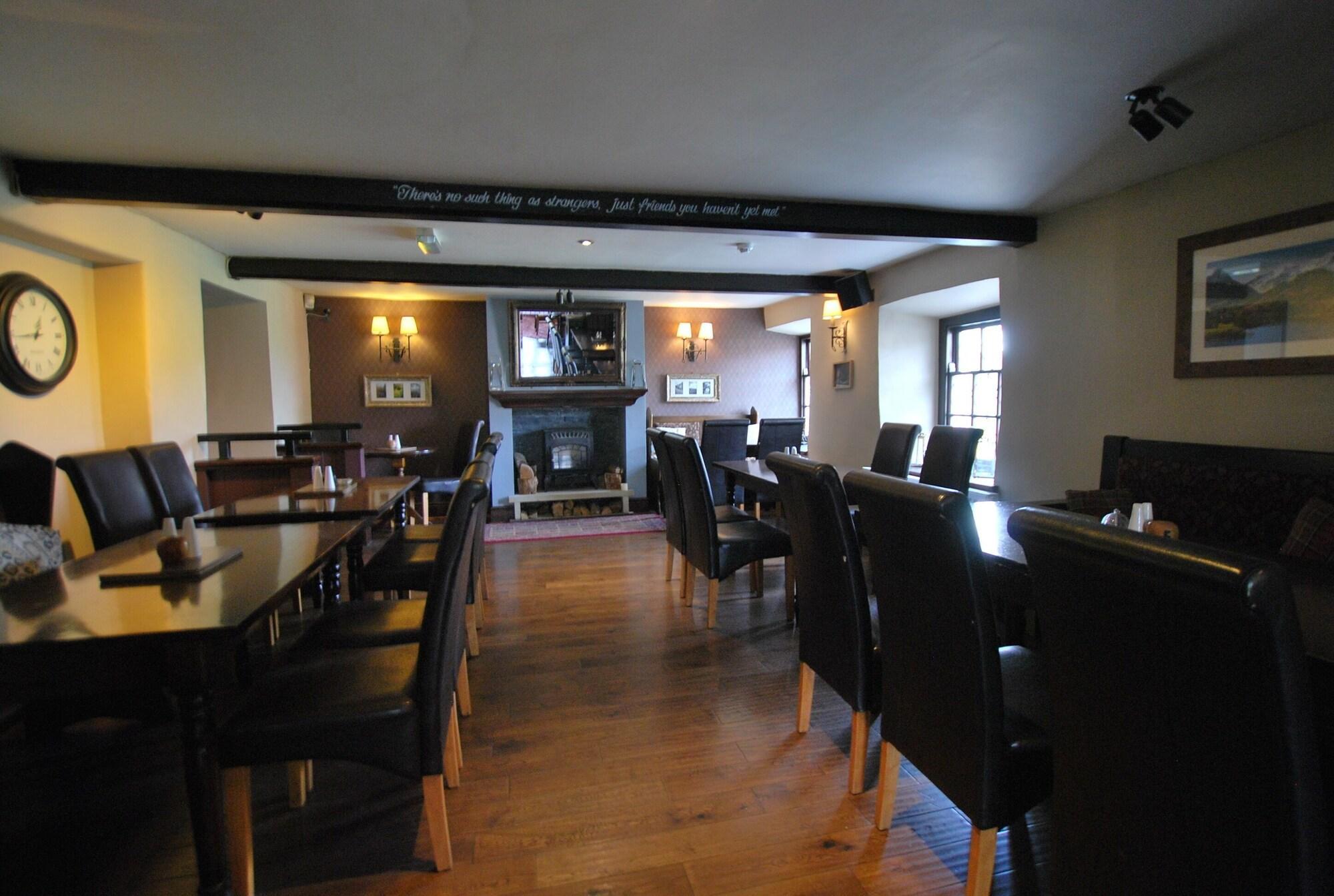 Restaurant The Punchbowl Hotel