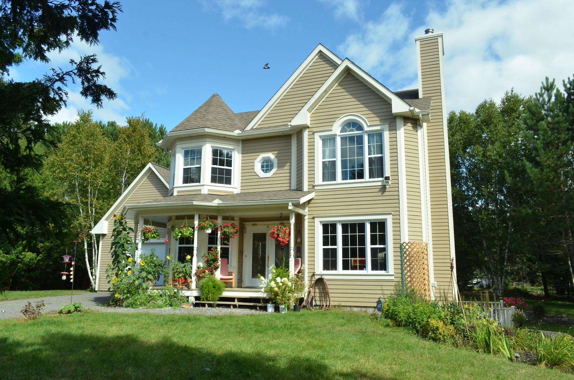 Vista Exterior BB Saffron Tremblant