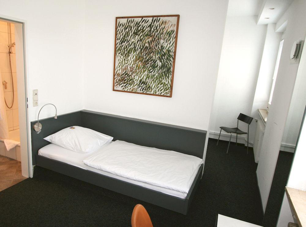 Hotel Chelsea by null