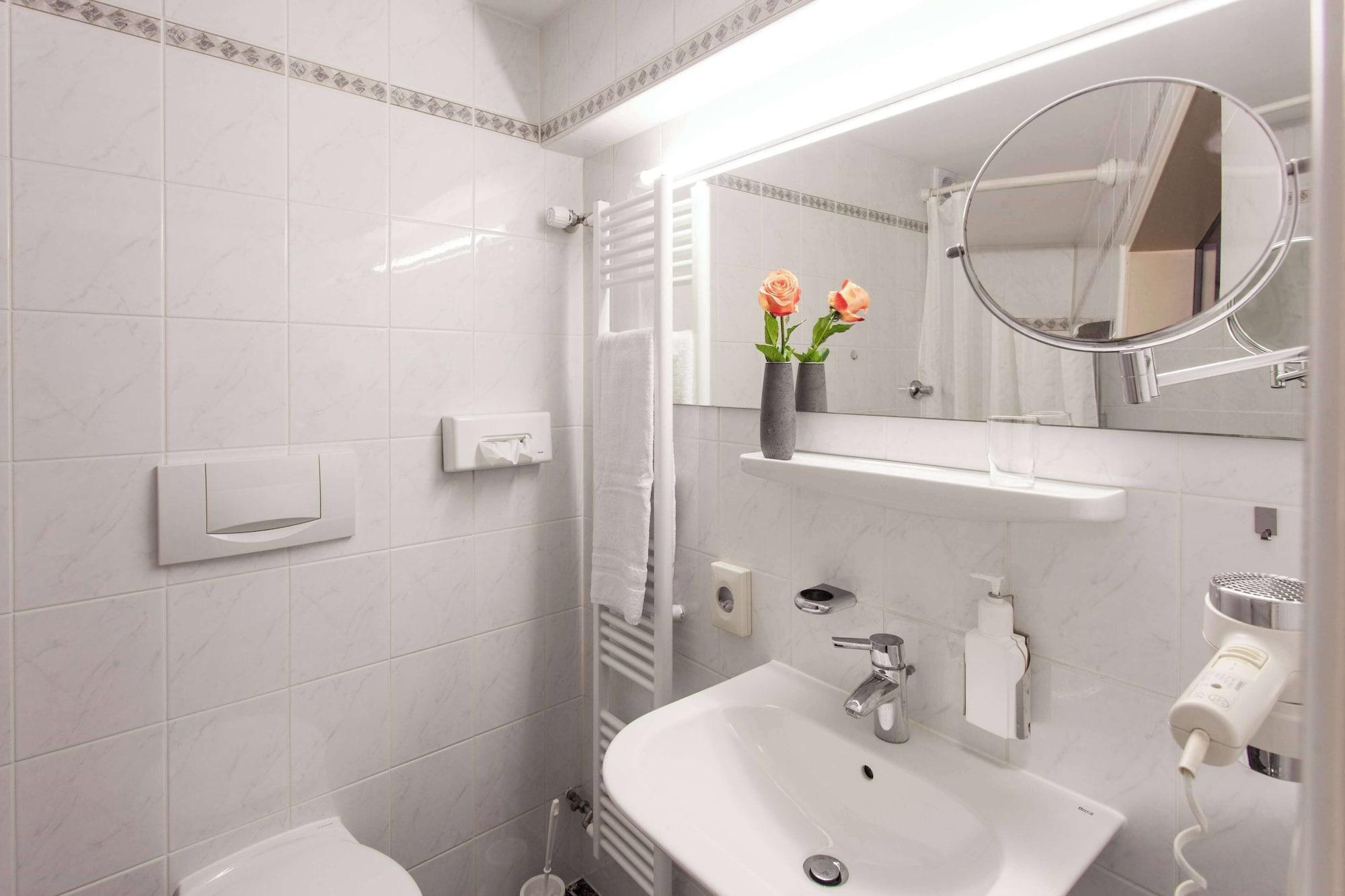 Equipamiento de Habitación Centro Hotel Mondial Munchen Trademark Collection by Wyndham