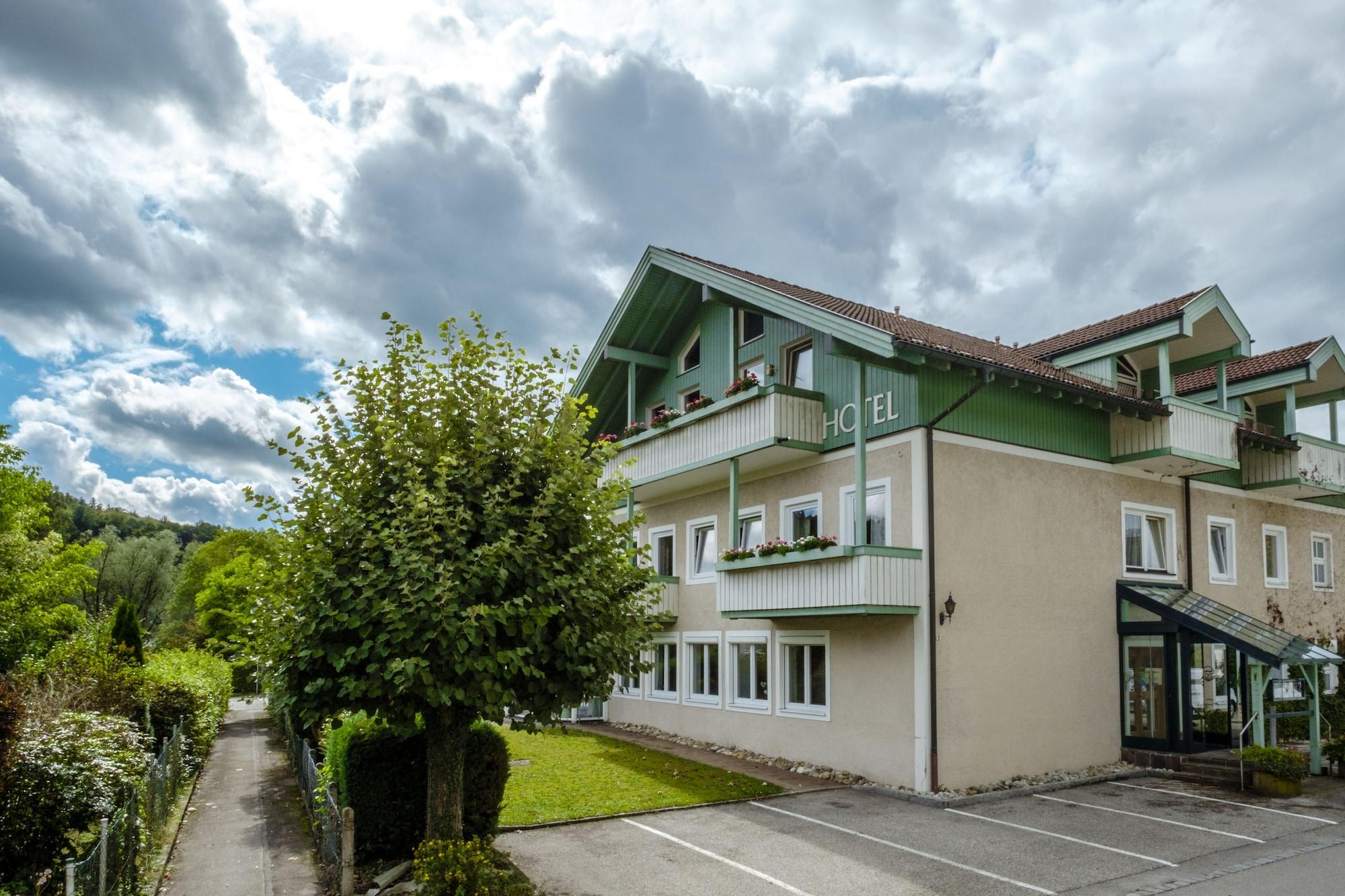 Vista Exterior Garten Hotel Salzach Garni