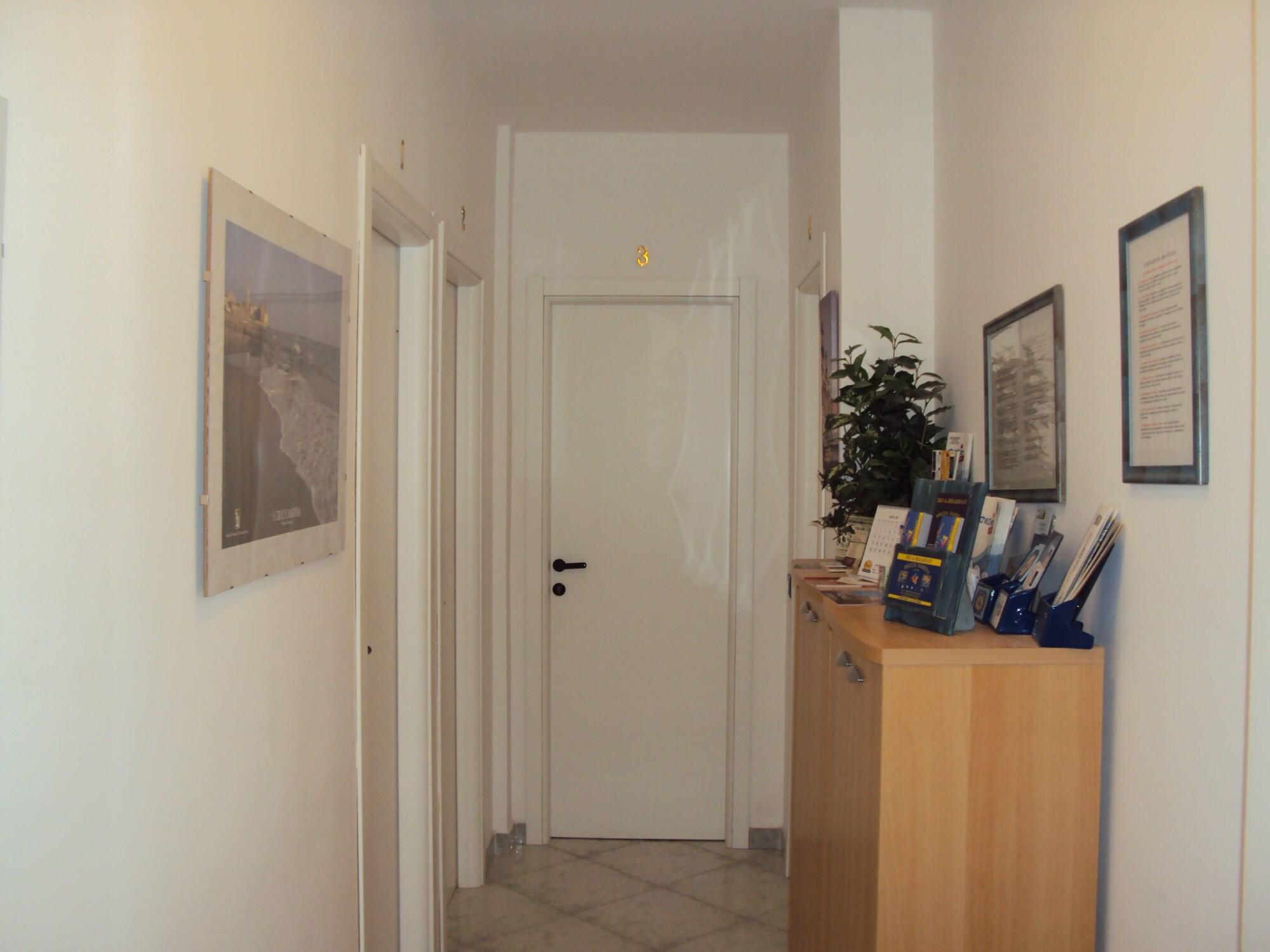 Varios Bed and Breakfast Brezza Marina e Ristorante Shoreline