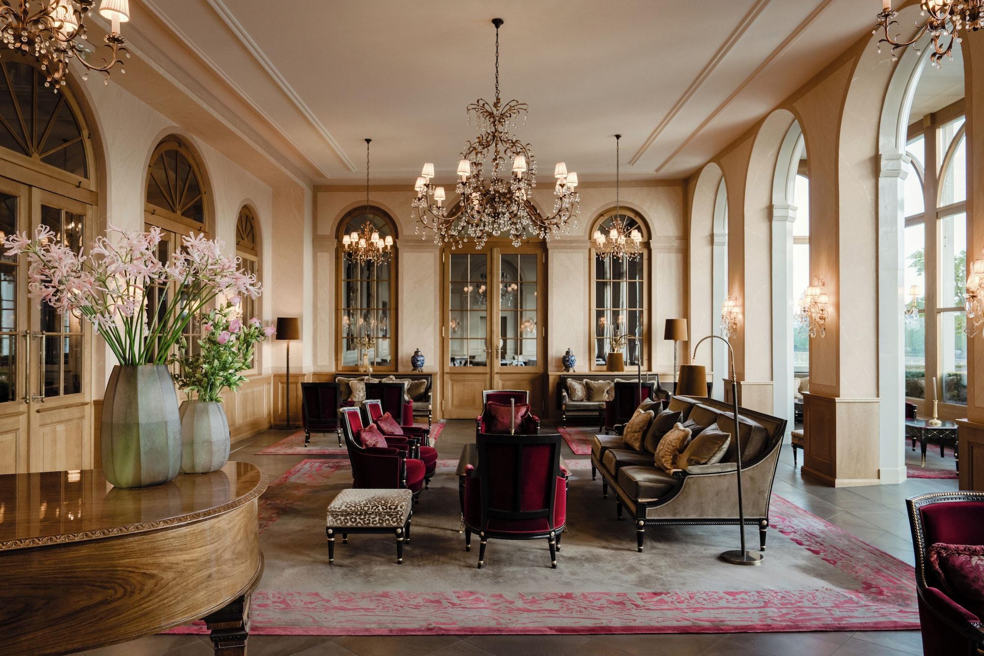 Vista Lobby Grand Hotel Les Trois Rois